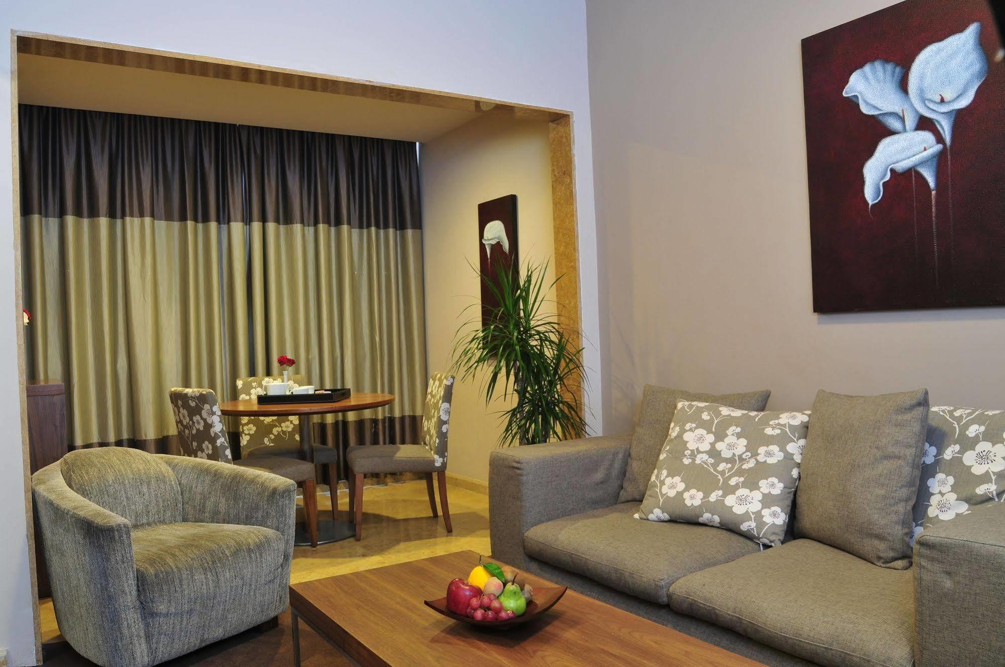 City Suite Hotel Beirut Room photo